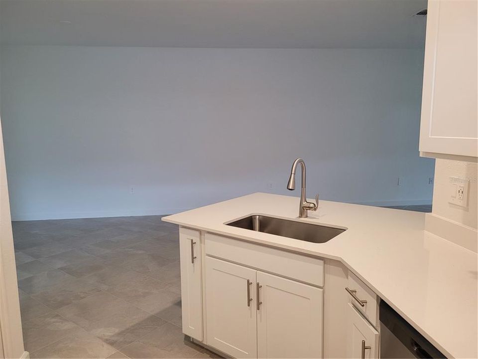 For Rent: $1,800 (2 beds, 2 baths, 1564 Square Feet)