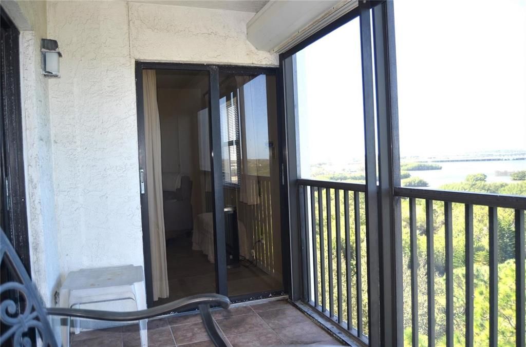 Active With Contract: $230,000 (2 beds, 2 baths, 1280 Square Feet)