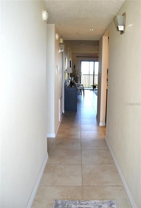 Active With Contract: $230,000 (2 beds, 2 baths, 1280 Square Feet)