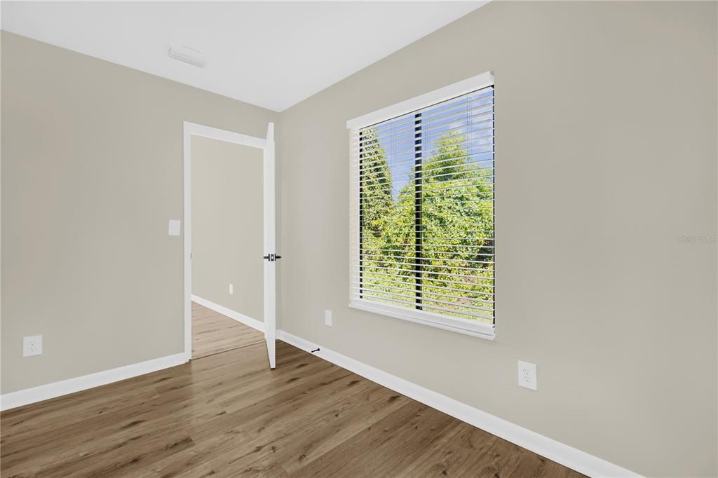 For Sale: $302,900 (4 beds, 2 baths, 1352 Square Feet)