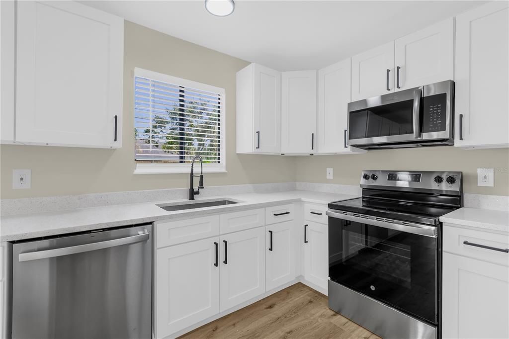 For Sale: $302,900 (4 beds, 2 baths, 1352 Square Feet)