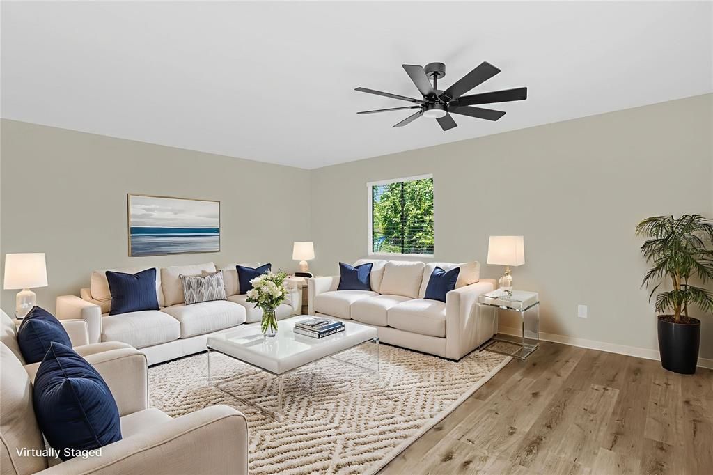 For Sale: $302,900 (4 beds, 2 baths, 1352 Square Feet)