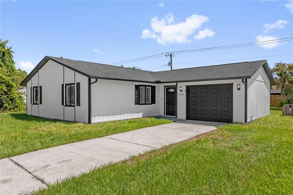 For Sale: $302,900 (4 beds, 2 baths, 1352 Square Feet)