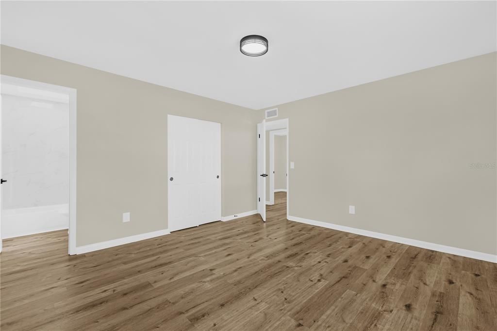 For Sale: $302,900 (4 beds, 2 baths, 1352 Square Feet)