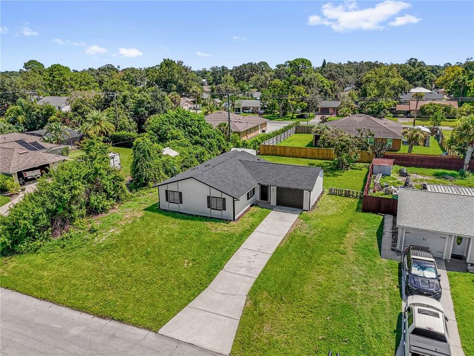 For Sale: $302,900 (4 beds, 2 baths, 1352 Square Feet)