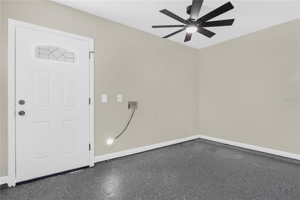 For Sale: $302,900 (4 beds, 2 baths, 1352 Square Feet)