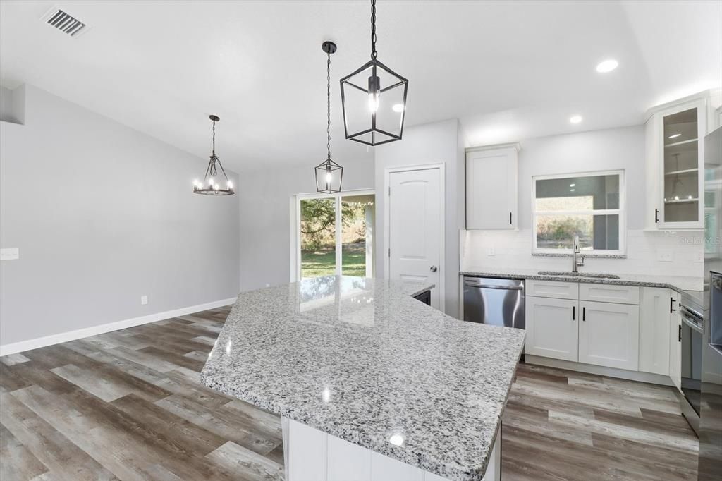 For Sale: $364,900 (3 beds, 2 baths, 1538 Square Feet)