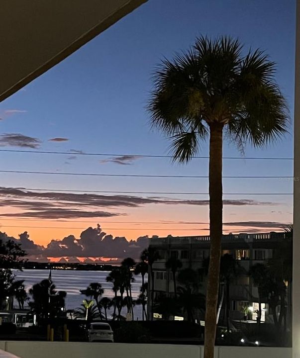 En Venta: $296,000 (2 camas, 2 baños, 1300 Pies cuadrados)