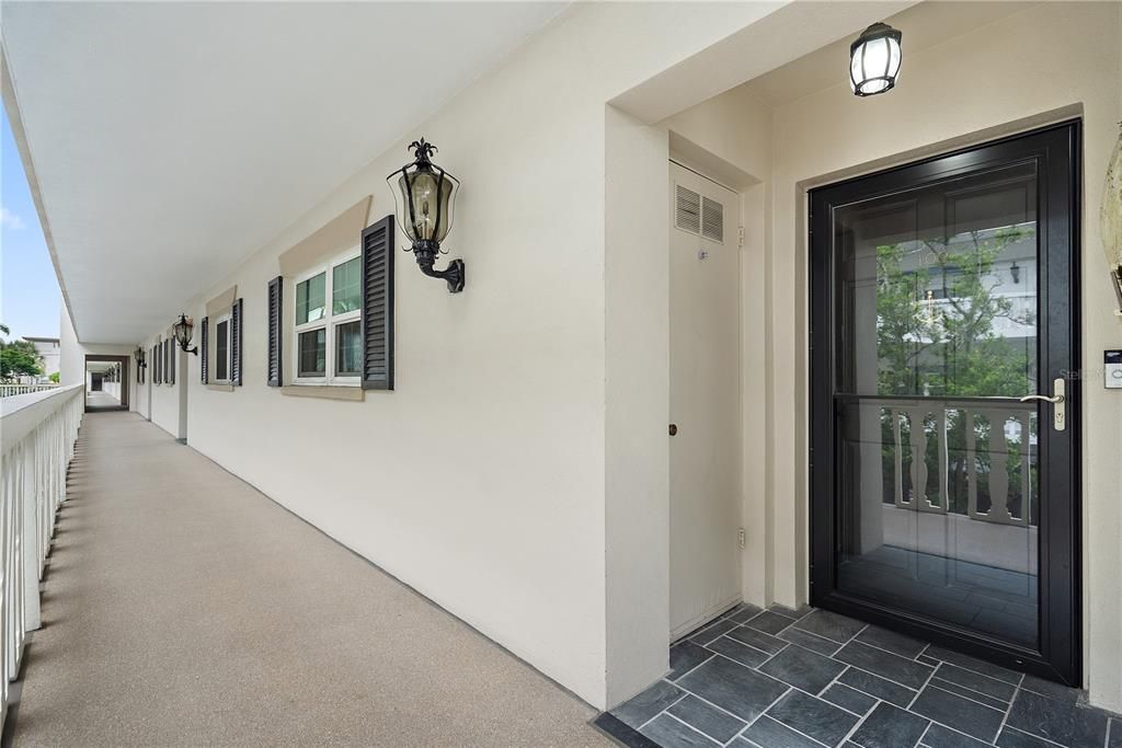 En Venta: $296,000 (2 camas, 2 baños, 1300 Pies cuadrados)