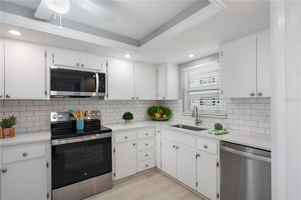 En Venta: $296,000 (2 camas, 2 baños, 1300 Pies cuadrados)