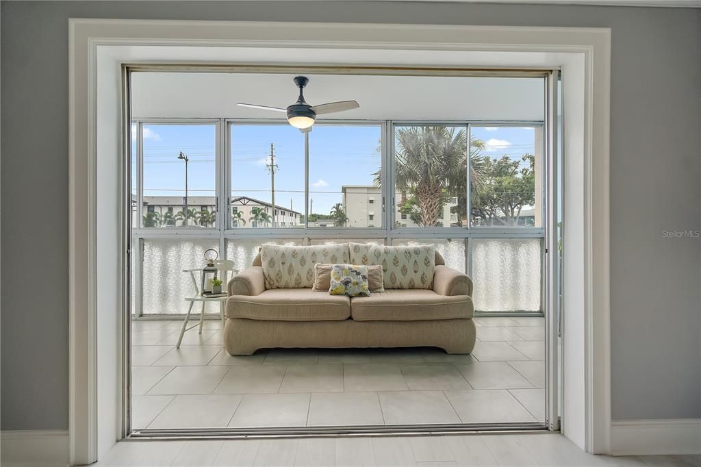 En Venta: $296,000 (2 camas, 2 baños, 1300 Pies cuadrados)