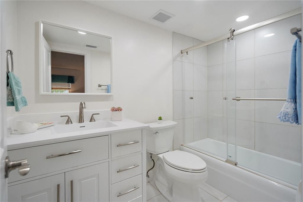 En Venta: $296,000 (2 camas, 2 baños, 1300 Pies cuadrados)