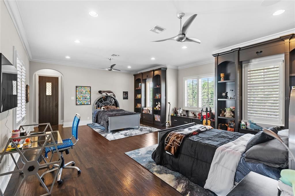 For Sale: $14,500,000 (7 beds, 7 baths, 10740 Square Feet)