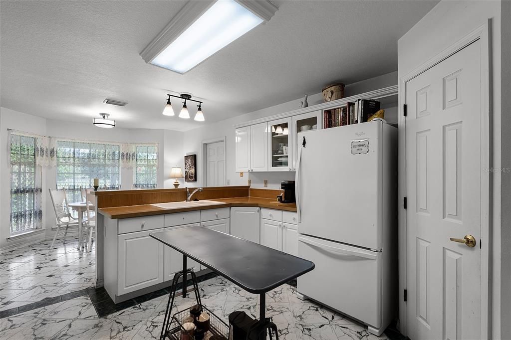 待售: $700,000 (3 贝兹, 2 浴室, 2394 平方英尺)