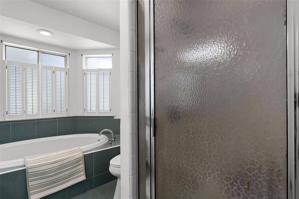 待售: $700,000 (3 贝兹, 2 浴室, 2394 平方英尺)