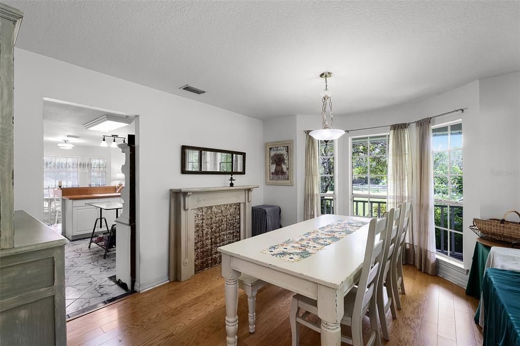 待售: $700,000 (3 贝兹, 2 浴室, 2394 平方英尺)