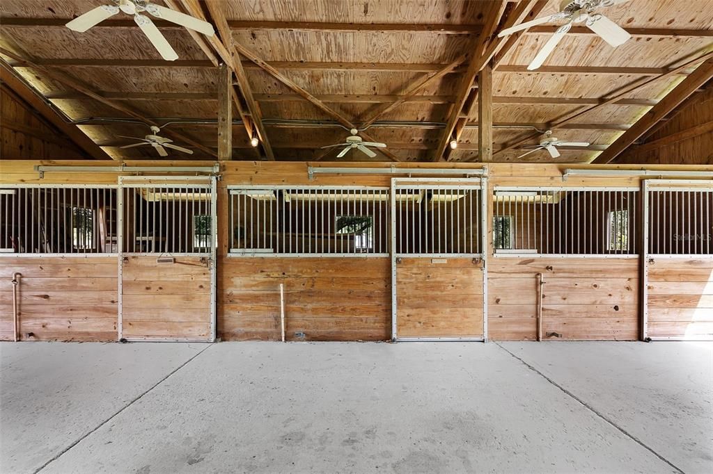 待售: $700,000 (3 贝兹, 2 浴室, 2394 平方英尺)