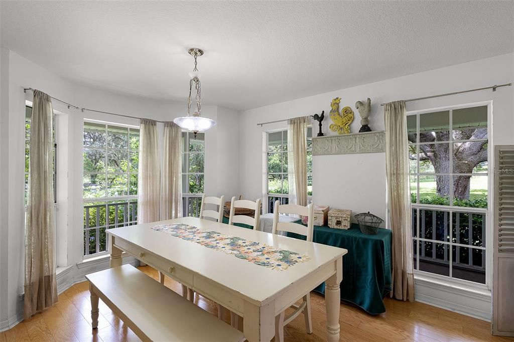 待售: $700,000 (3 贝兹, 2 浴室, 2394 平方英尺)