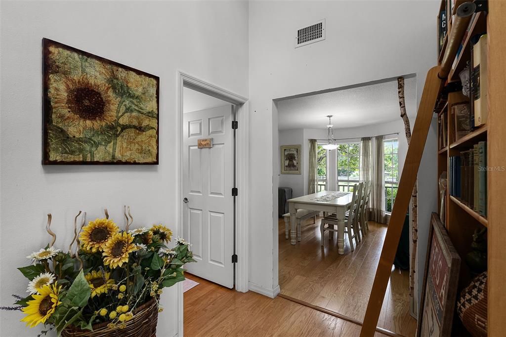 待售: $700,000 (3 贝兹, 2 浴室, 2394 平方英尺)