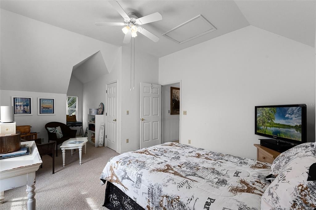 待售: $700,000 (3 贝兹, 2 浴室, 2394 平方英尺)