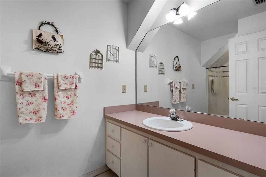 待售: $700,000 (3 贝兹, 2 浴室, 2394 平方英尺)