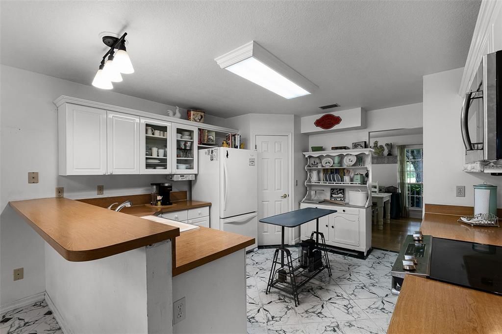 待售: $700,000 (3 贝兹, 2 浴室, 2394 平方英尺)