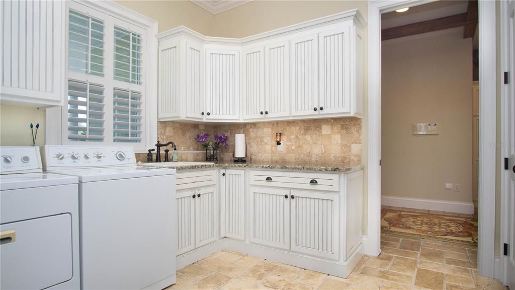 En Venta: $2,599,000 (5 camas, 4 baños, 4871 Pies cuadrados)