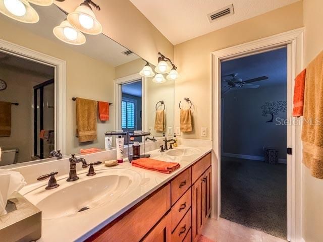 En Venta: $2,599,000 (5 camas, 4 baños, 4871 Pies cuadrados)