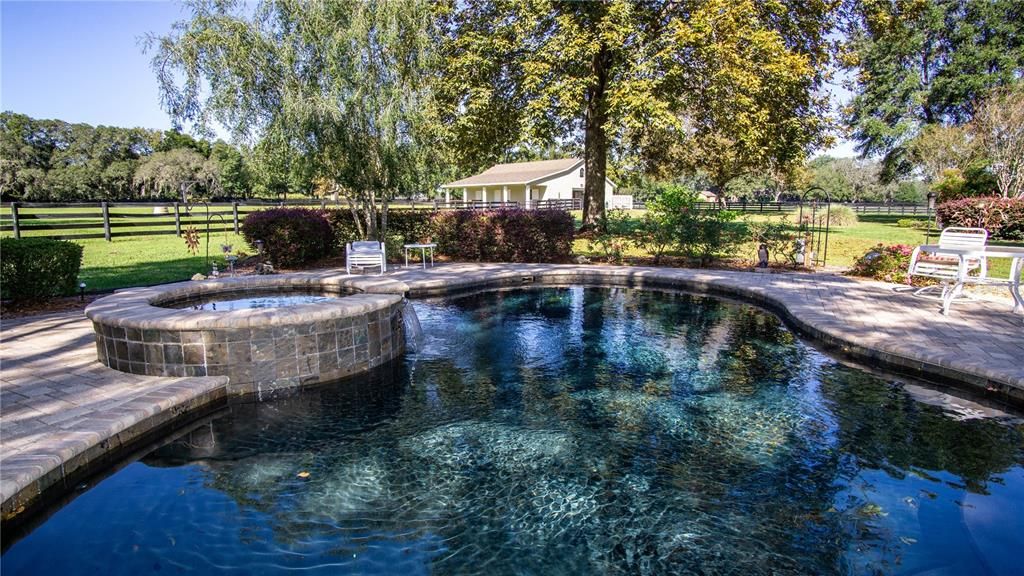 En Venta: $2,599,000 (5 camas, 4 baños, 4871 Pies cuadrados)