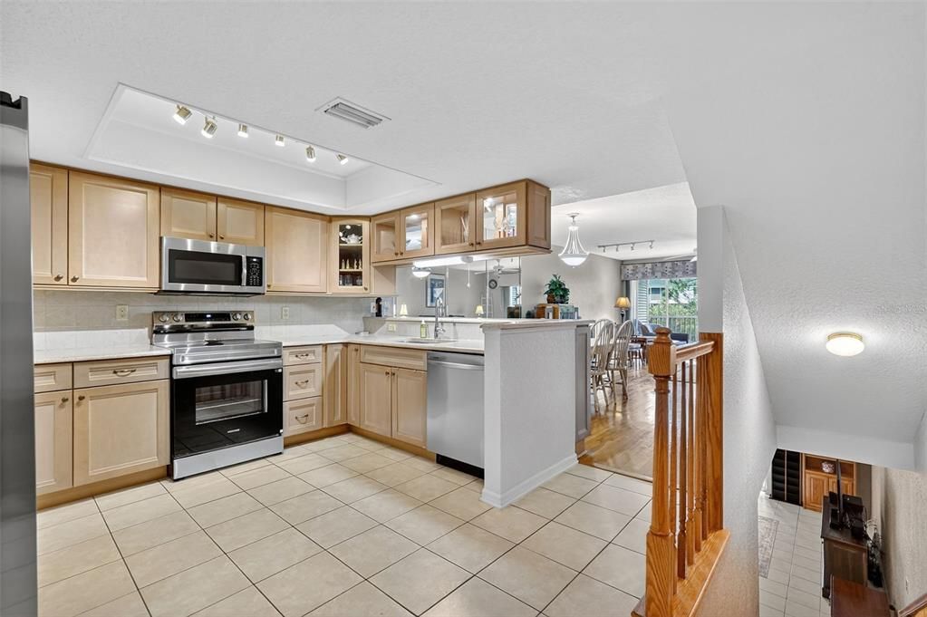 For Sale: $519,000 (3 beds, 4 baths, 2174 Square Feet)