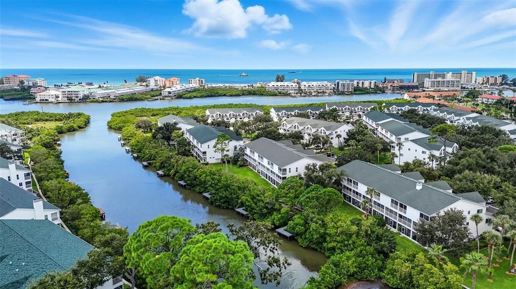 For Sale: $519,000 (3 beds, 4 baths, 2174 Square Feet)