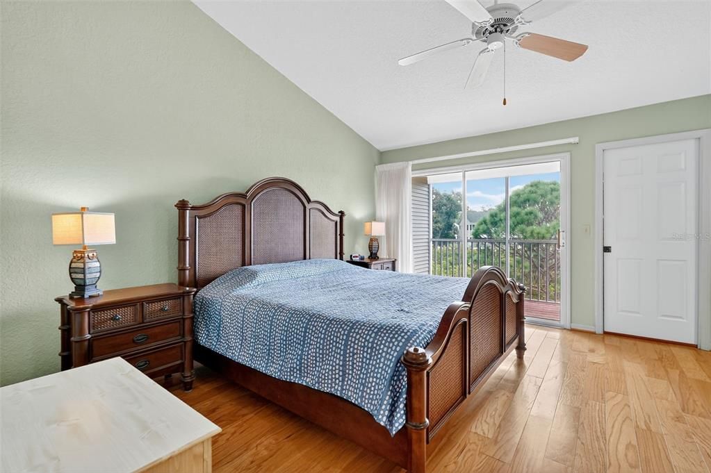 For Sale: $519,000 (3 beds, 4 baths, 2174 Square Feet)