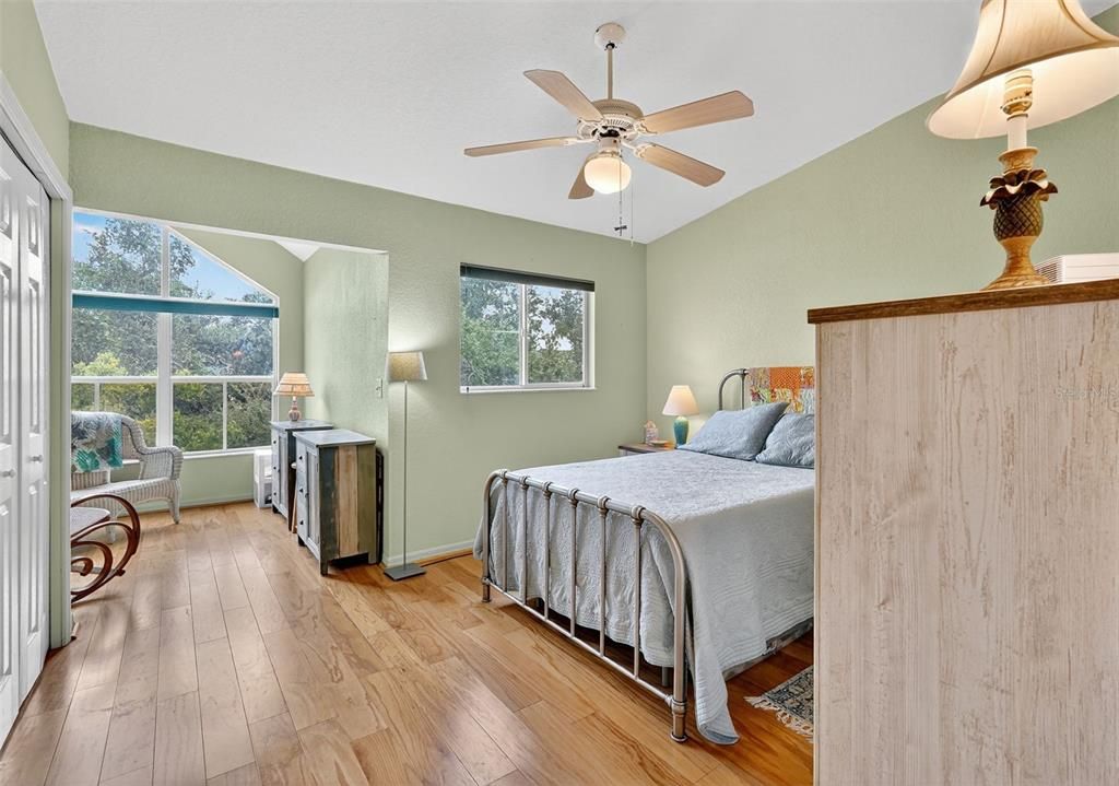 For Sale: $519,000 (3 beds, 4 baths, 2174 Square Feet)