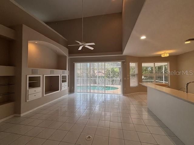 出租: $3,999 (3 贝兹, 2 浴室, 2374 平方英尺)