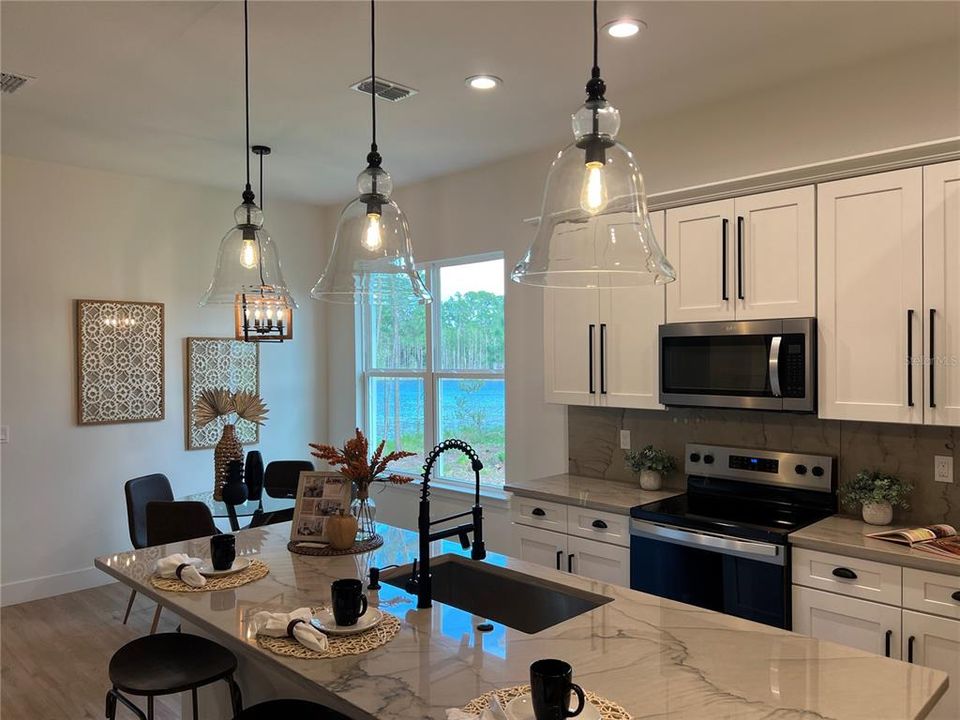 En Venta: $495,000 (4 camas, 3 baños, 1818 Pies cuadrados)