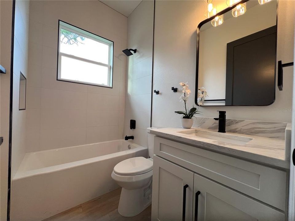 En Venta: $495,000 (4 camas, 3 baños, 1818 Pies cuadrados)