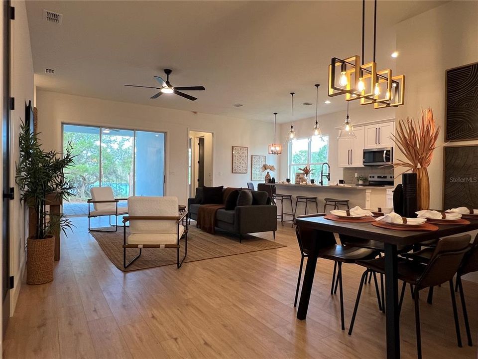 En Venta: $495,000 (4 camas, 3 baños, 1818 Pies cuadrados)