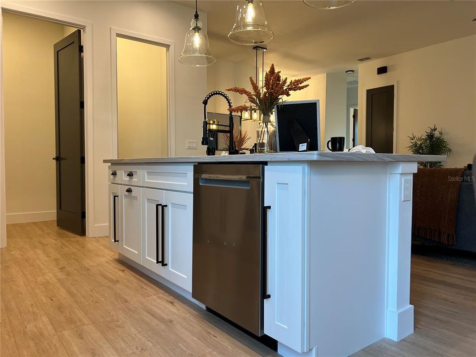 En Venta: $495,000 (4 camas, 3 baños, 1818 Pies cuadrados)