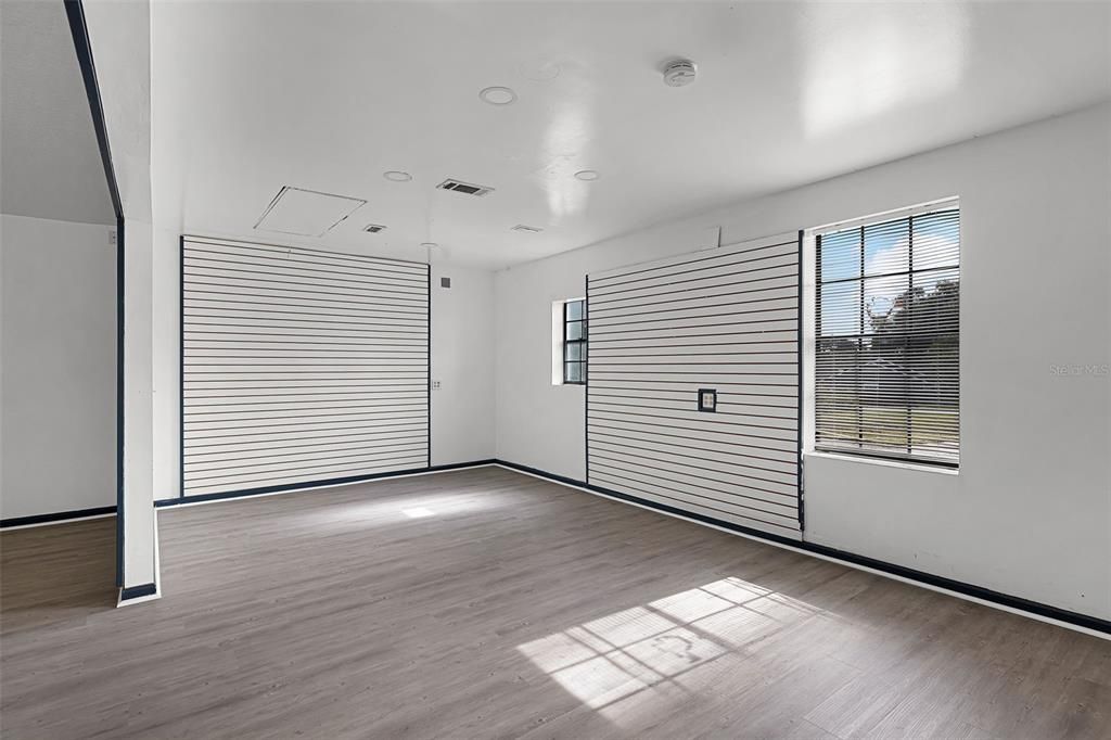 En Venta: $475,000 (0 camas, 0 baños, 1677 Pies cuadrados)