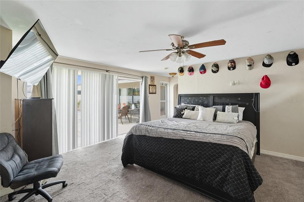 待售: $420,000 (4 贝兹, 3 浴室, 1990 平方英尺)