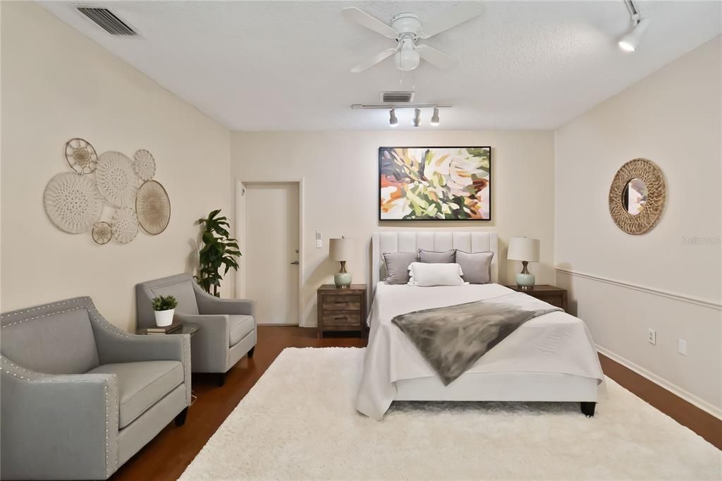 合同活跃: $519,000 (3 贝兹, 3 浴室, 1860 平方英尺)