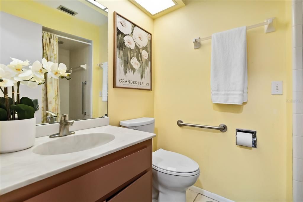 合同活跃: $519,000 (3 贝兹, 3 浴室, 1860 平方英尺)