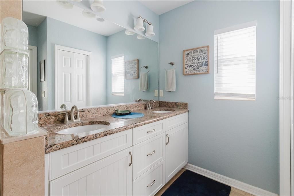 For Sale: $740,000 (3 beds, 3 baths, 2300 Square Feet)