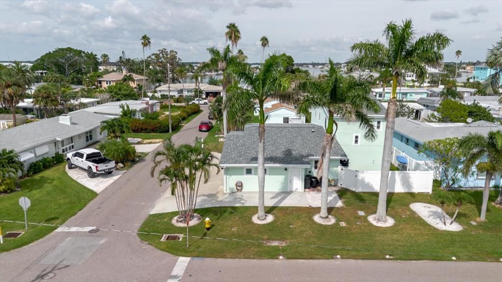 For Sale: $740,000 (3 beds, 3 baths, 2300 Square Feet)