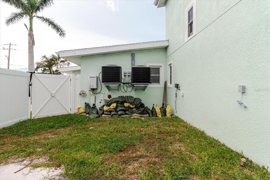 For Sale: $740,000 (3 beds, 3 baths, 2300 Square Feet)