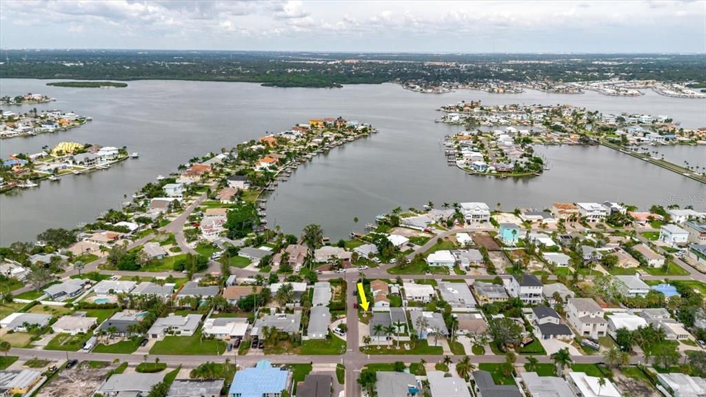 For Sale: $740,000 (3 beds, 3 baths, 2300 Square Feet)