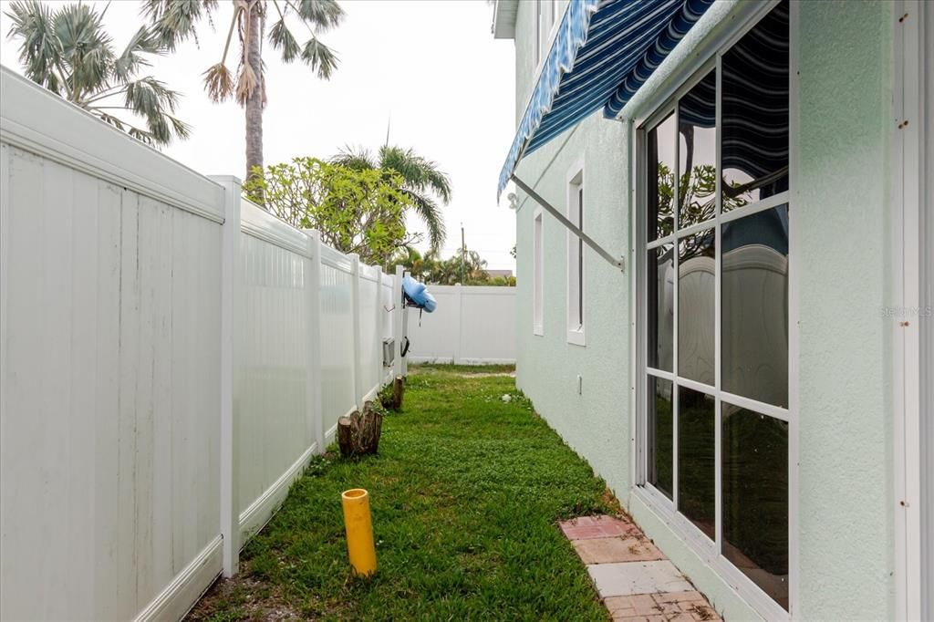 For Sale: $740,000 (3 beds, 3 baths, 2300 Square Feet)