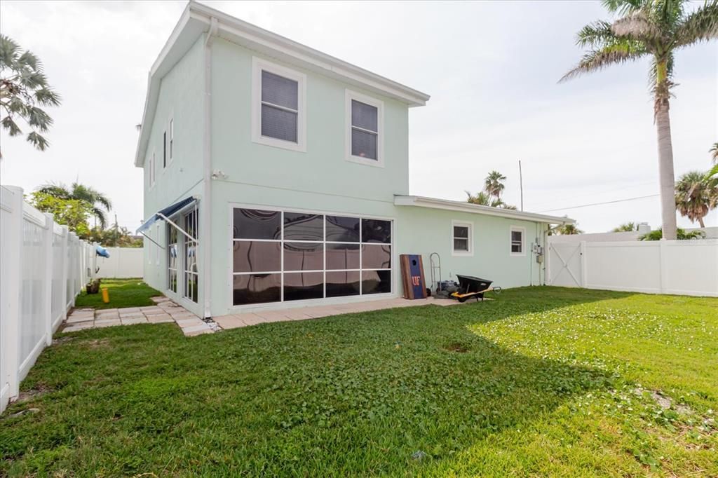 For Sale: $740,000 (3 beds, 3 baths, 2300 Square Feet)