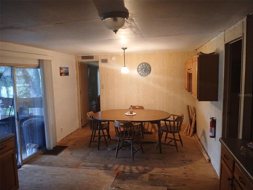 На продажу: $109,000 (2 спален, 2 ванн, 1248 Квадратных фут)