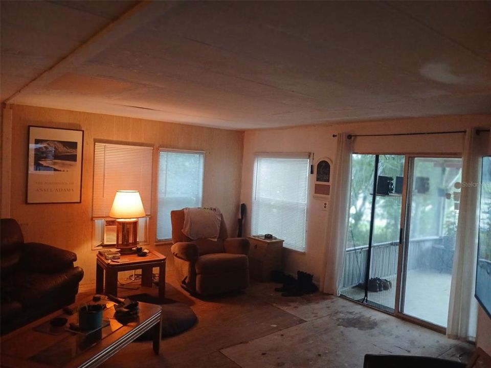 На продажу: $109,000 (2 спален, 2 ванн, 1248 Квадратных фут)